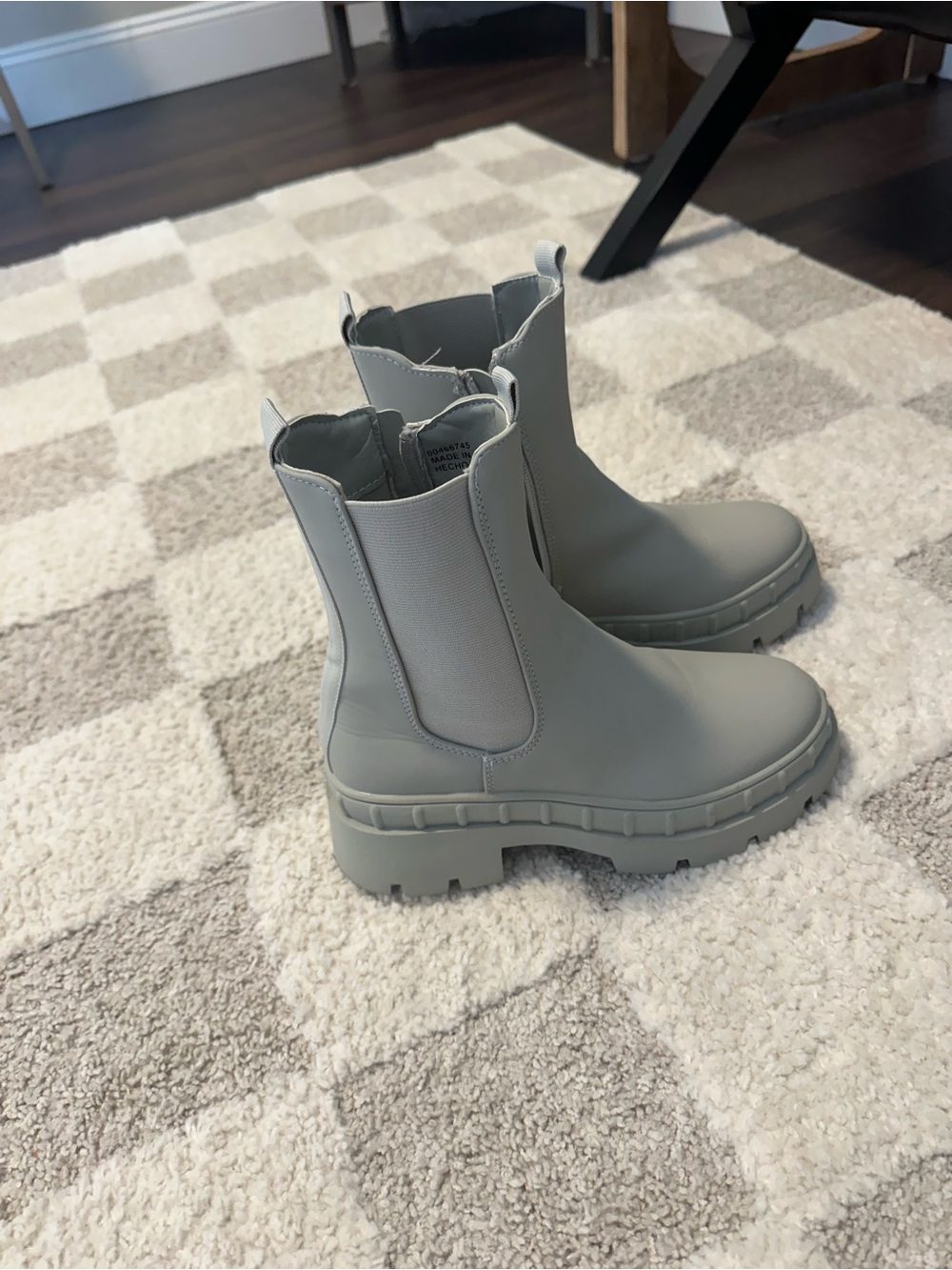 Forever 21 Chunky Chelsea Ankle Boots in Light Gray